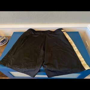 Hylete tan camo workout shorts-XL